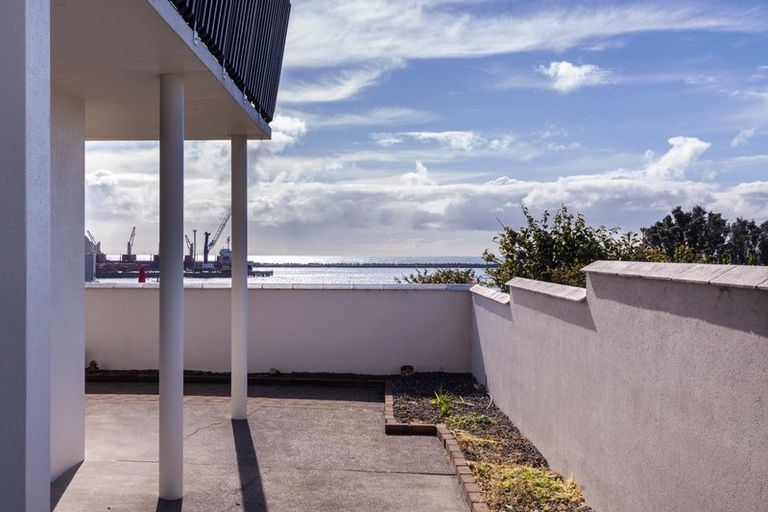 Photo of property in 26a Breakwater Road, Moturoa, New Plymouth, 4310