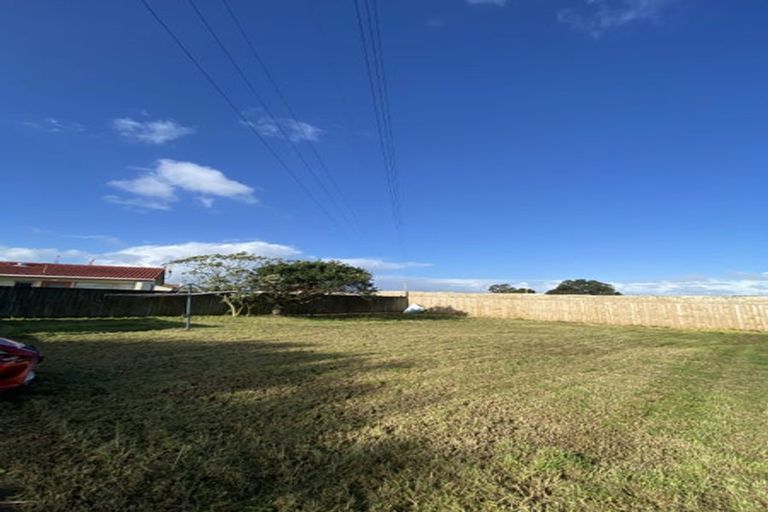 Photo of property in 27 Dale Crescent, Pakuranga, Auckland, 2010