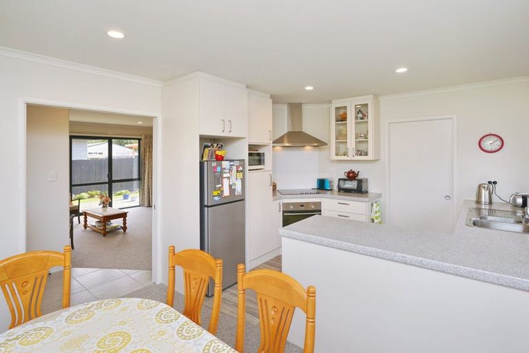 Photo of property in 14 Royal Park Drive, Parklands, Christchurch, 8083