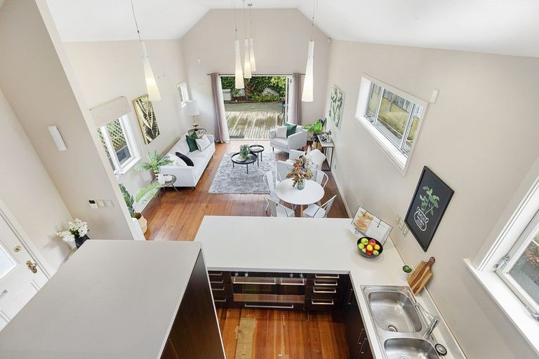 Photo of property in 121 Aro Street, Aro Valley, Wellington, 6021