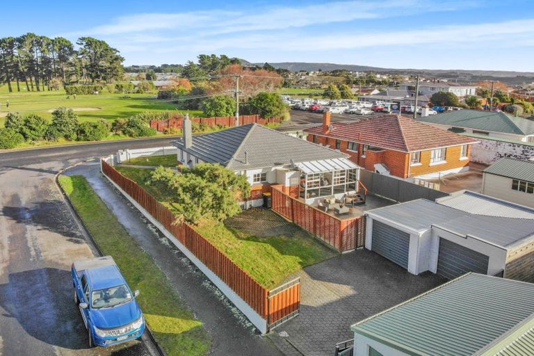 Photo of property in 27 Isadore Road, Saint Clair, Dunedin, 9012