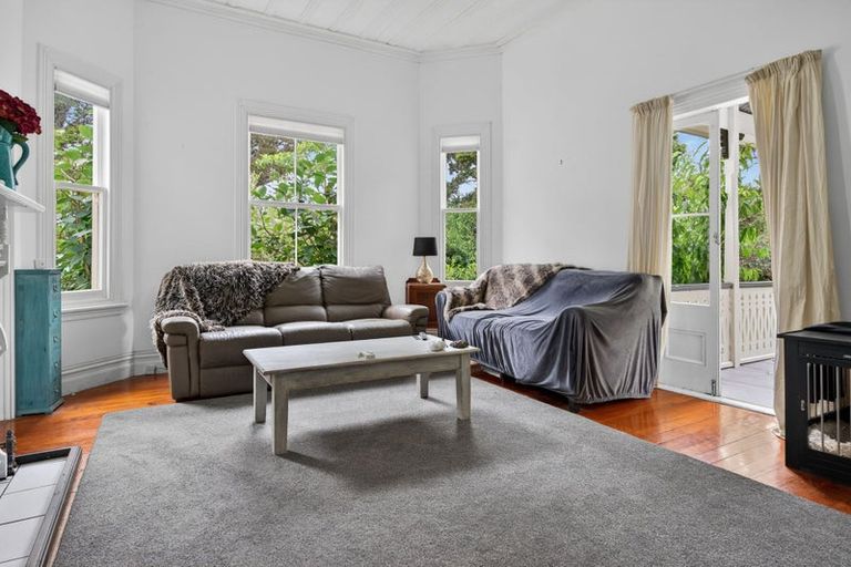 Photo of property in 32 Franklin Road, Paparoa, 0571