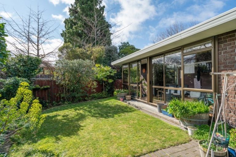 Photo of property in 1/7 Kathleen Place, Rainbow Point, Taupo, 3330