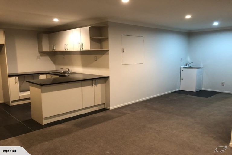 Photo of property in 44 Namsan Close, Fairview Heights, Auckland, 0632