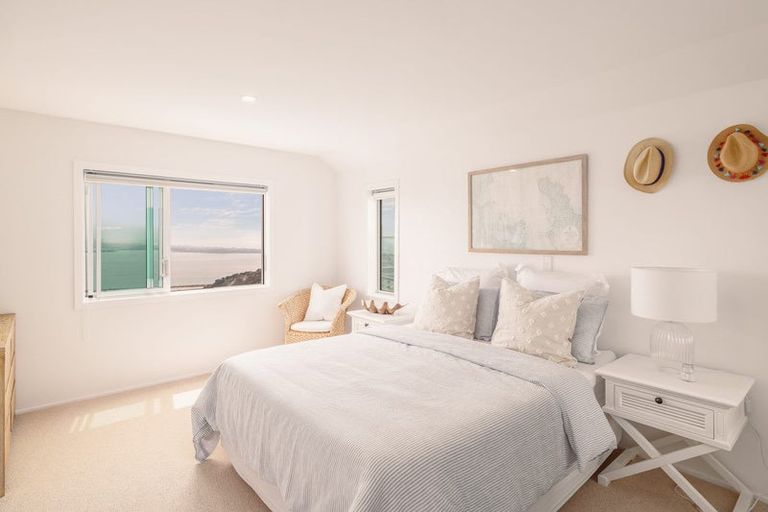 Photo of property in 4 Melleray Place, Redcliffs, Christchurch, 8081