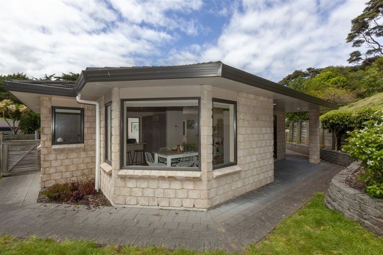 Photo of property in 18 Sams Way, Raumati South, Paraparaumu, 5032