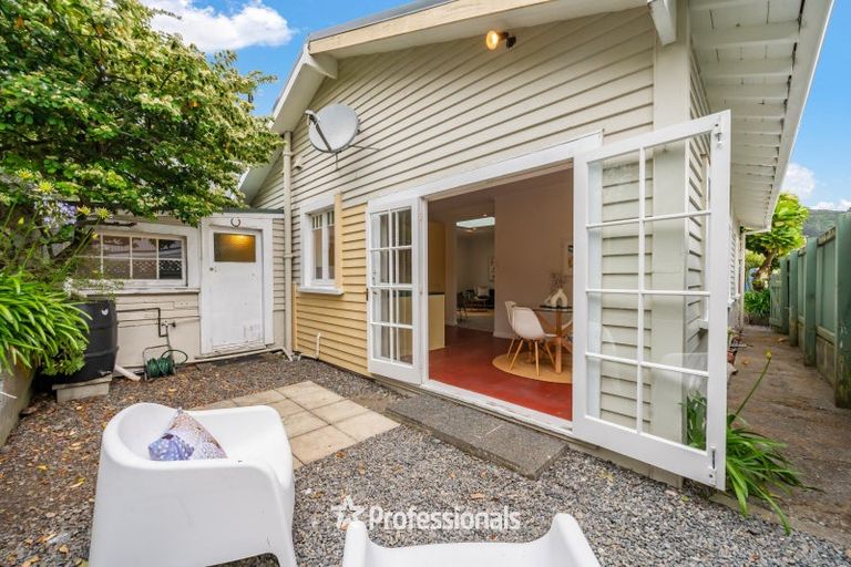 Photo of property in 28 Miro Street, Eastbourne, Lower Hutt, 5013