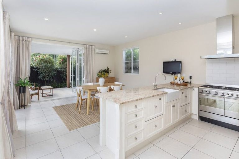 Photo of property in 16 Worsleys Road, Cracroft, Christchurch, 8025