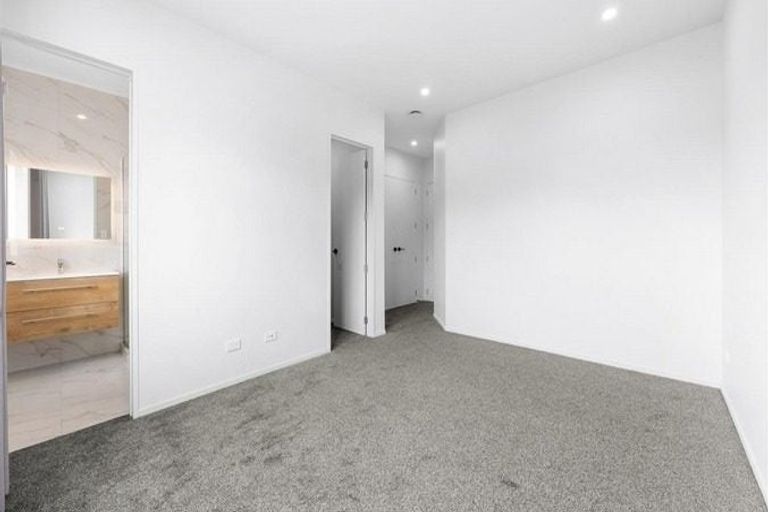 Photo of property in 57 Drumbuoy Drive, Flat Bush, Auckland, 2019