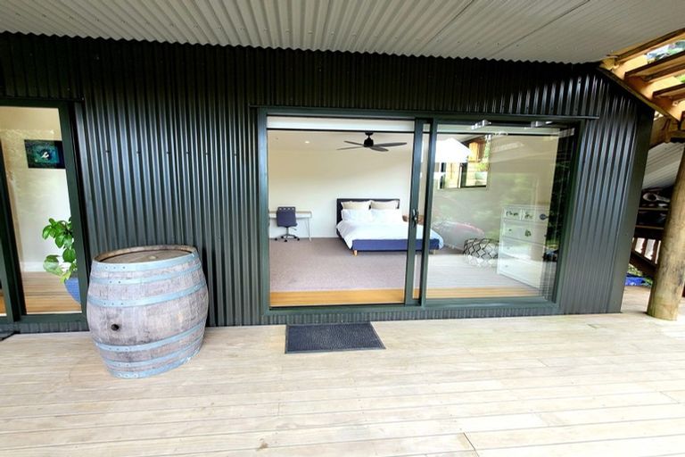 Photo of property in 8a Schoolhouse Bay Road, Kawau Island, 0920