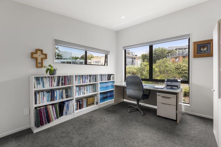 Photo of property in 17a Constable Lane, West Harbour, Auckland, 0618