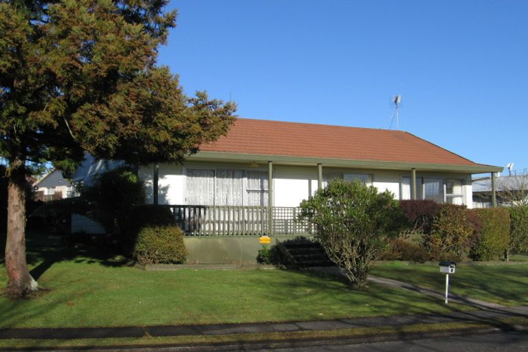 Photo of property in 6 Millar Place, Nawton, Hamilton, 3200