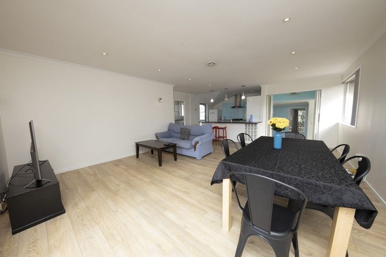 Photo of property in 14 Ellison Place, Pakuranga Heights, Auckland, 2010