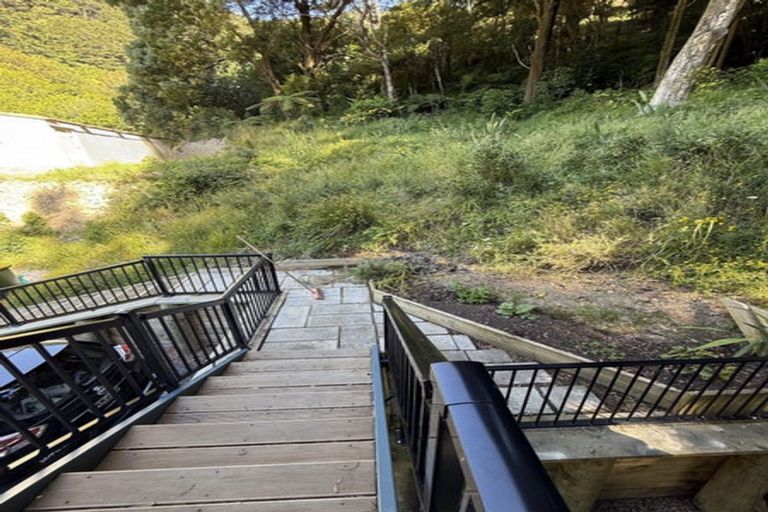 Photo of property in 2/8 Kaitawa Road, York Bay, Lower Hutt, 5013