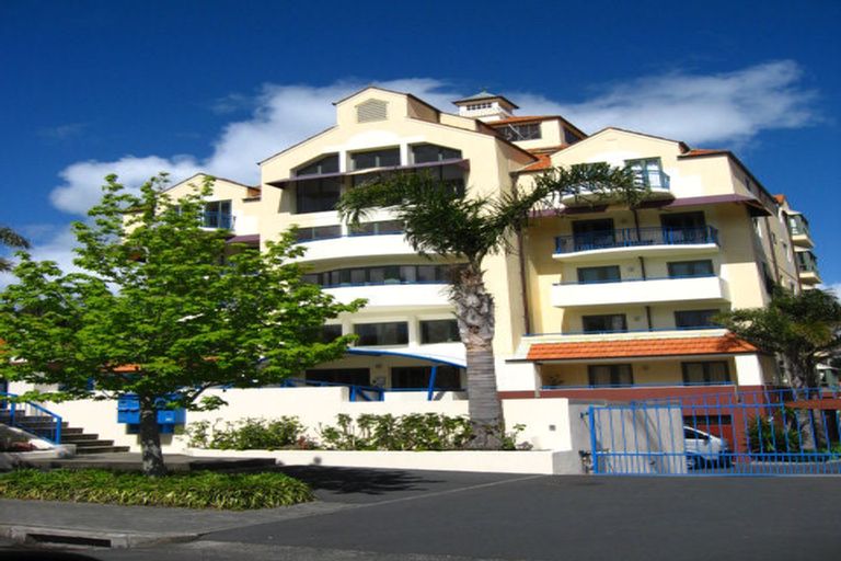 Photo of property in 50 Harbour Village Drive, Gulf Harbour, Whangaparaoa, 0930