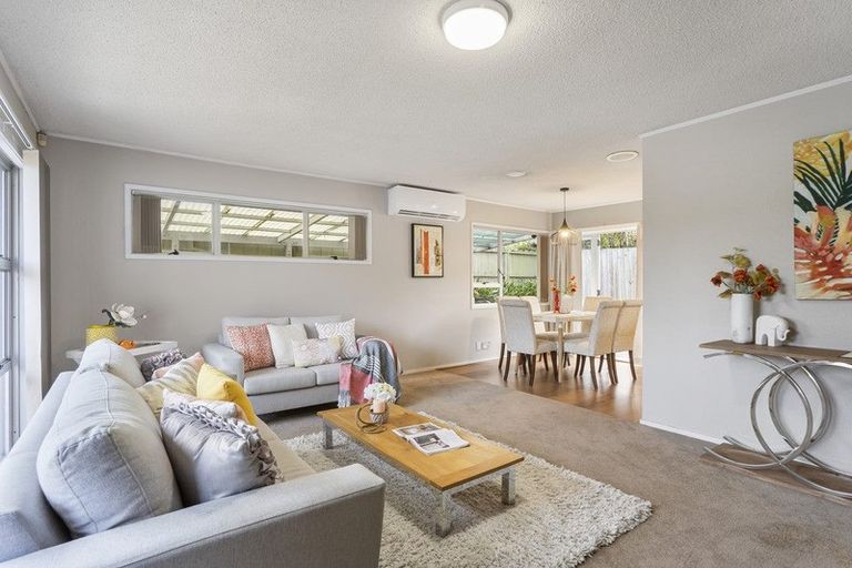 Photo of property in 2/12 Park Estate Road, Rosehill, Papakura, 2113
