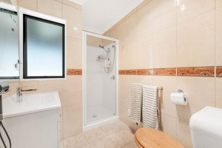 Photo of property in 60 Saralee Drive, Manurewa, Auckland, 2105