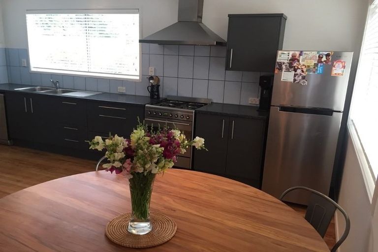 Photo of property in 1/47 Flaxdale Street, Birkdale, Auckland, 0626