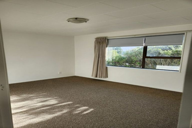 Photo of property in 60 Lavelle Road, Henderson, Auckland, 0612