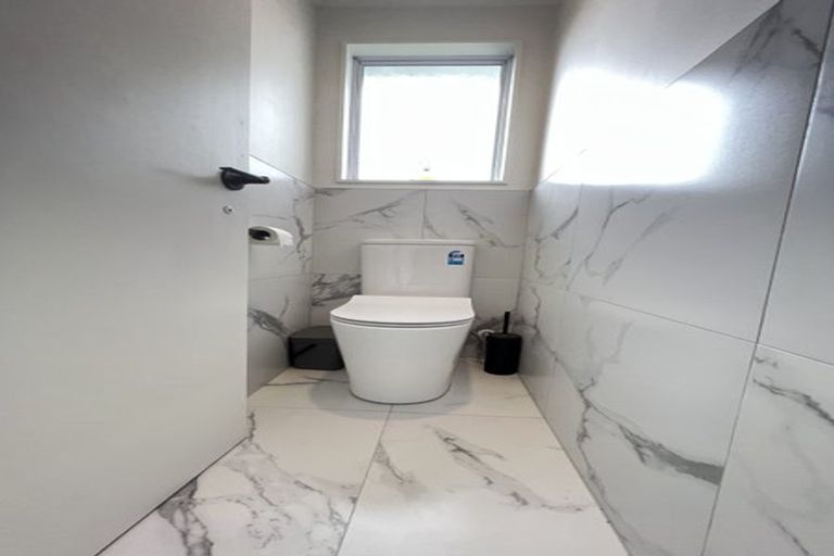 Photo of property in 1/33 Penion Drive, Flat Bush, Auckland, 2023