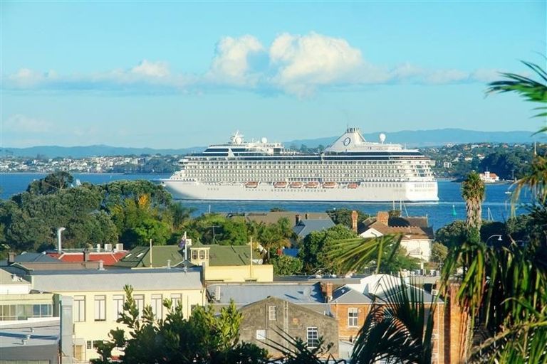 Photo of property in 17 Calliope Road, Devonport, Auckland, 0624