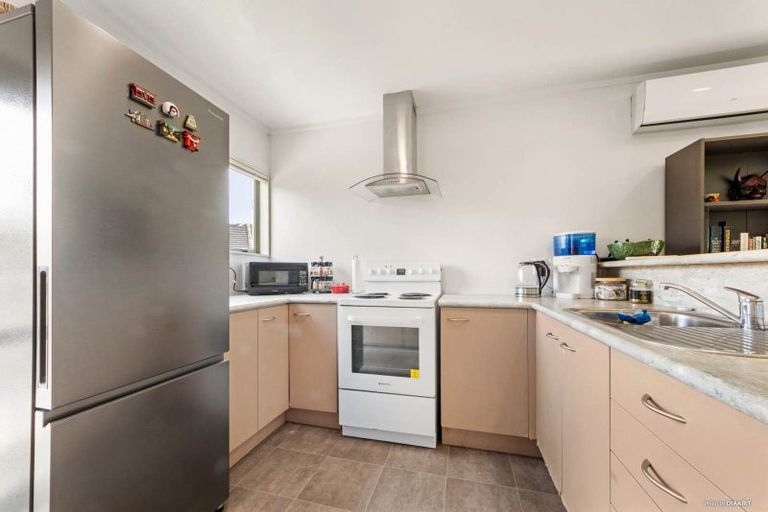 Photo of property in 11a Kervil Avenue, Te Atatu Peninsula, Auckland, 0610