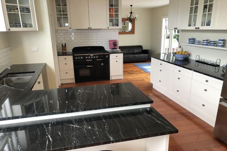 Photo of property in 9 Wadestown Road, Wadestown, Wellington, 6012