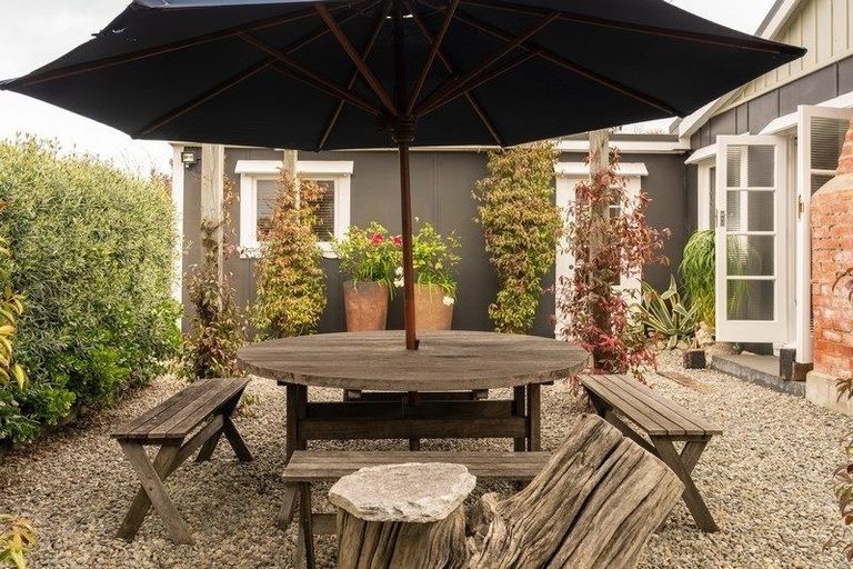 Photo of property in 6 Rauparaha Street, Waikanae Beach, Waikanae, 5036