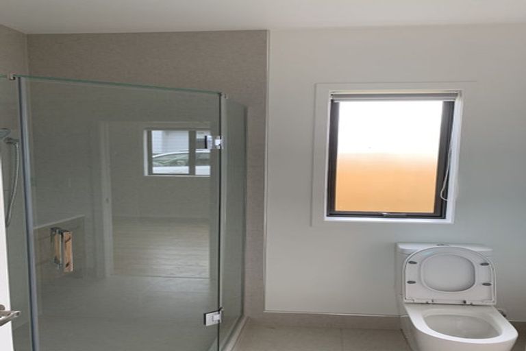 Photo of property in 5 Tawa Road, Te Atatu Peninsula, Auckland, 0610