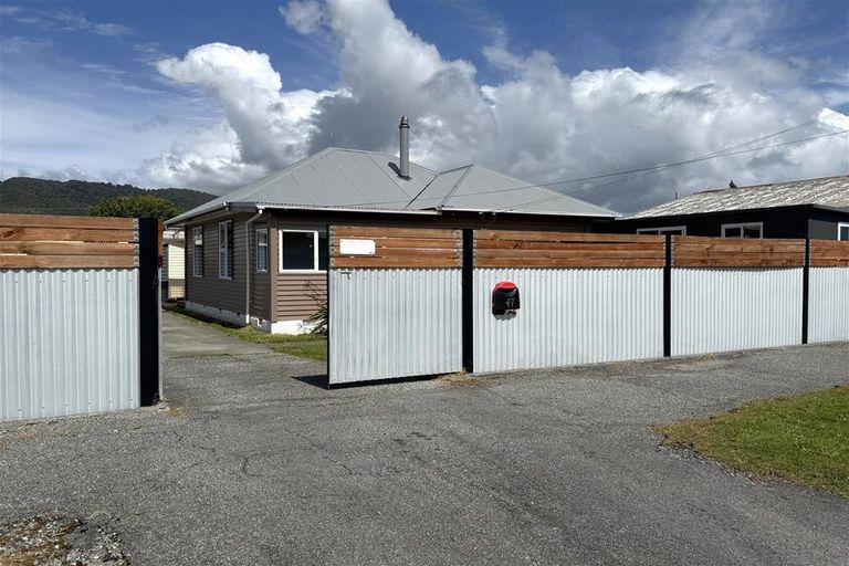 Photo of property in 47 Blake Street, Blaketown, Greymouth, 7805