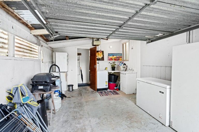 Photo of property in 33 Kiharoa Street, Otaki Beach, Otaki, 5512