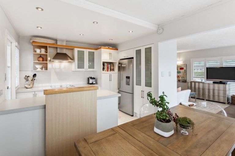 Photo of property in 1/32 Kitchener Road, Milford, Auckland, 0620