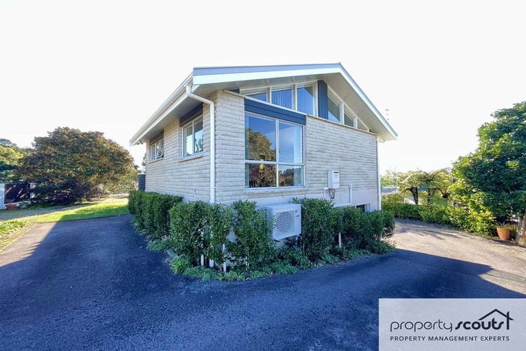 Photo of property in 12 Te Ngaere Place, Merrilands, New Plymouth, 4312