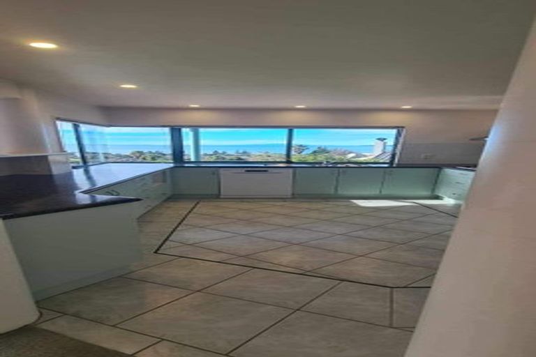 Photo of property in 4 Savoy Road, Orewa, 0931