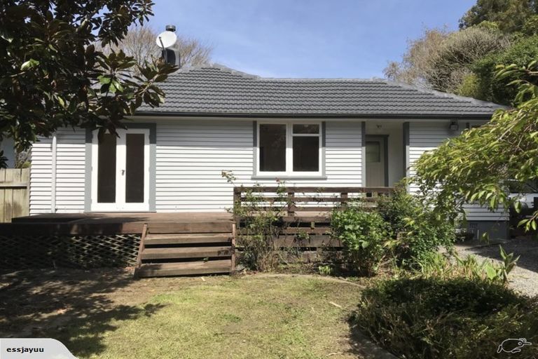 Photo of property in 1 Holdsworth Avenue, Trentham, Upper Hutt, 5018
