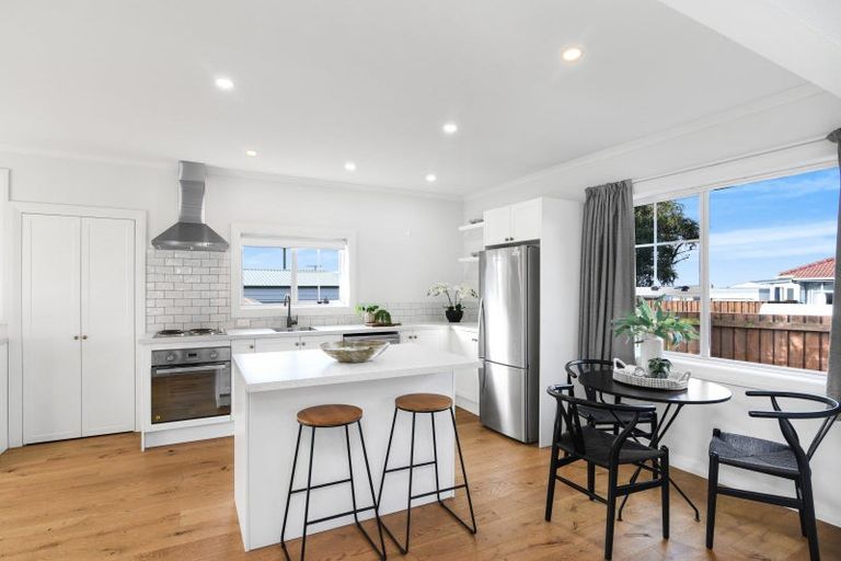 Photo of property in 27 Isadore Road, Saint Clair, Dunedin, 9012