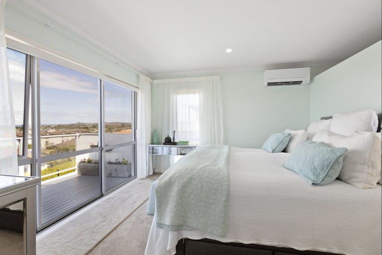 Photo of property in 33 The Ritz, Orewa, 0931