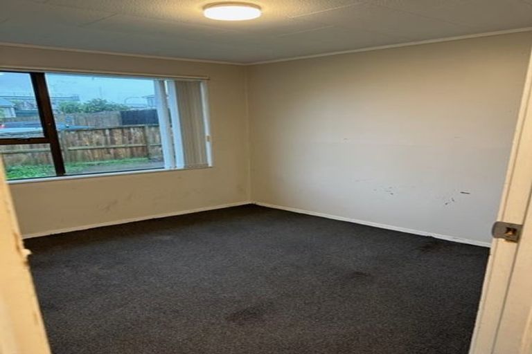 Photo of property in 2 Harrington Road, Henderson, Auckland, 0610