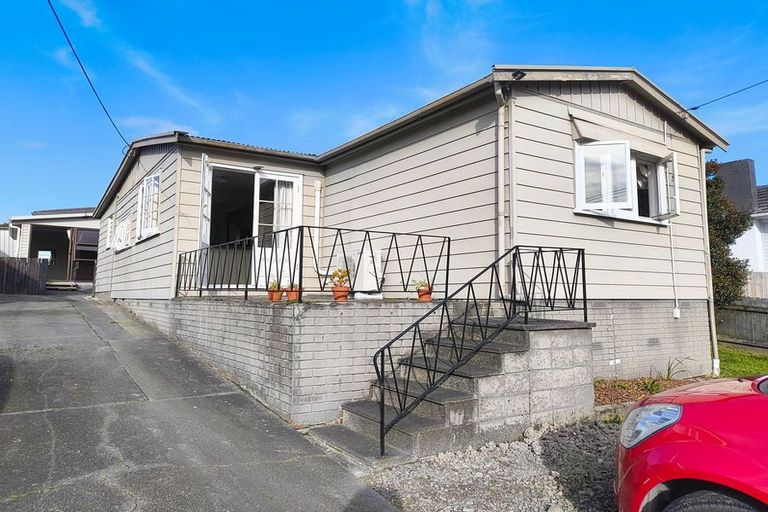 Photo of property in 36 Kamara Road, Glen Eden, Auckland, 0602