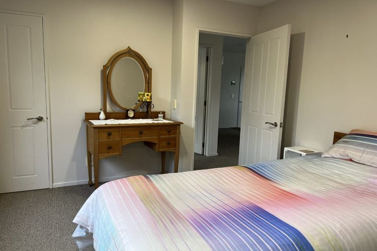 Photo of property in 21 Thornwood Place, Redwood, Christchurch, 8051