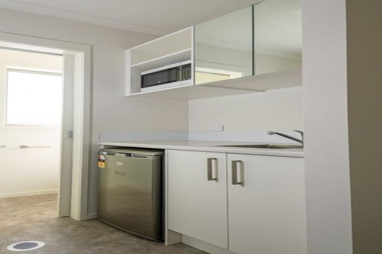 Photo of property in 33 Sandleigh Road, Hamilton Lake, Hamilton, 3204