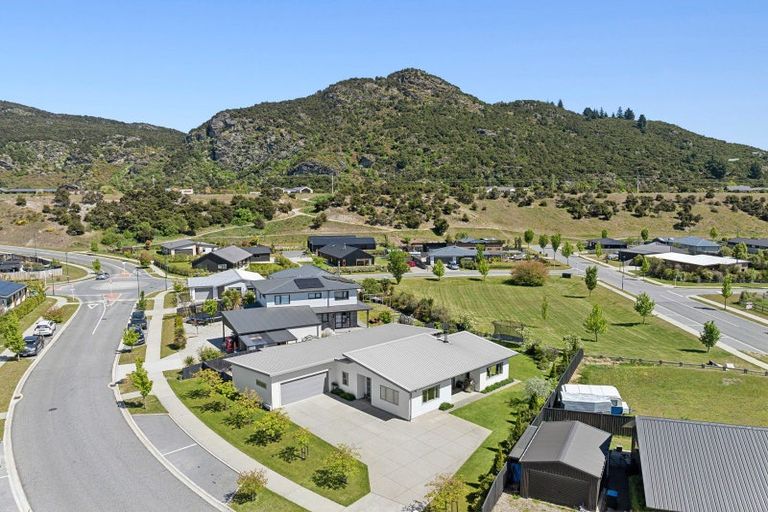 Photo of property in 62 Sherwin Avenue, Albert Town, Wanaka, 9305