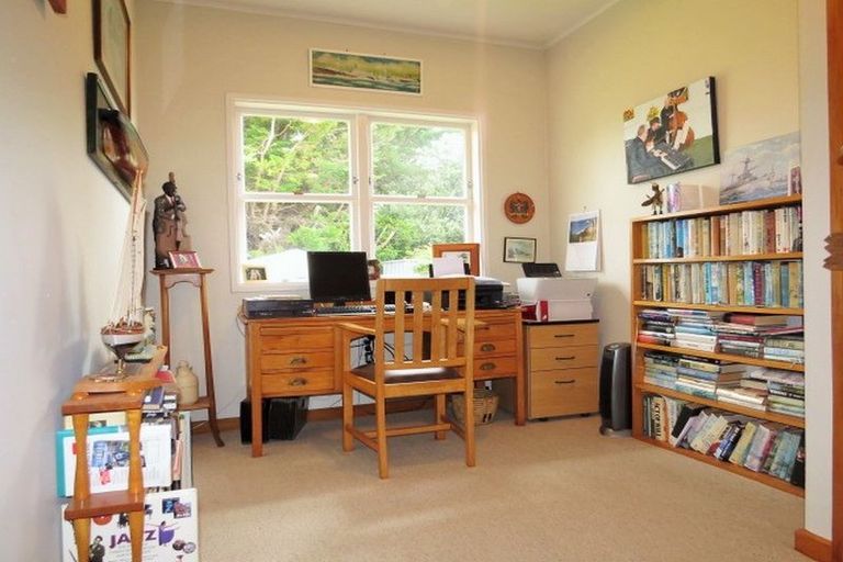 Photo of property in 4 Faraday Street, Carterton, 5713