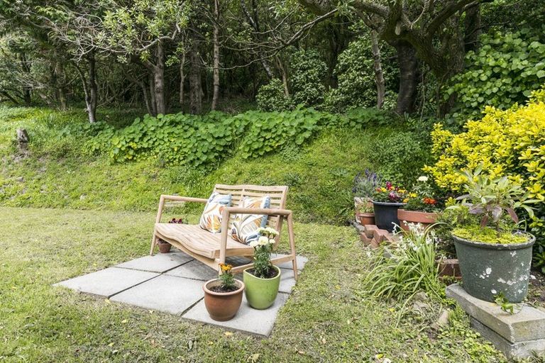 Photo of property in 147 Cockayne Road, Khandallah, Wellington, 6035