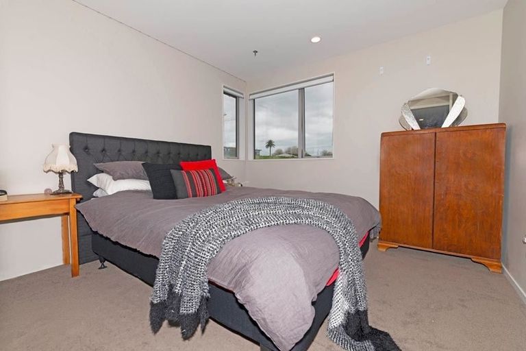 Photo of property in 9 Ngaroma House Drive, Hobsonville, Auckland, 0618