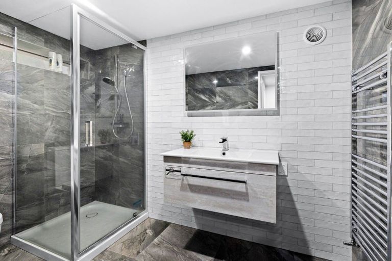 Photo of property in 2a Cobden Road, Bluff Hill, Napier, 4110