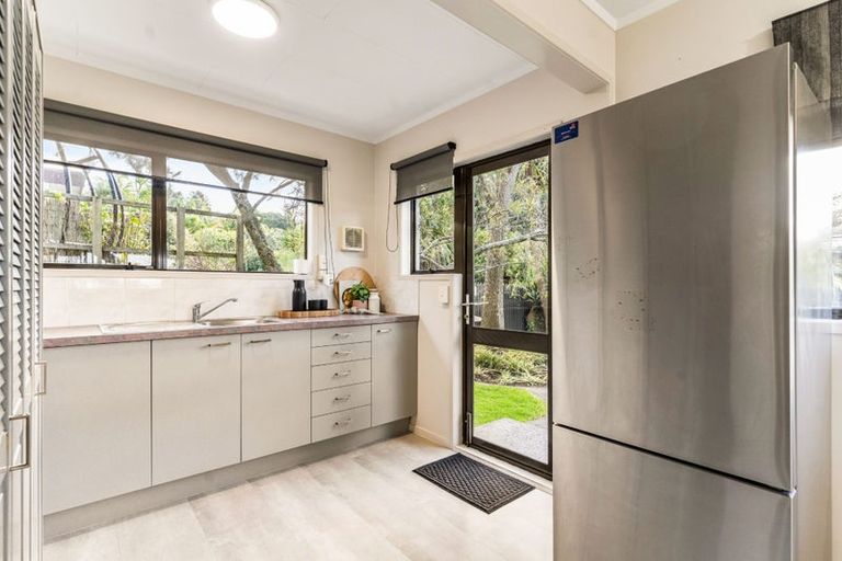 Photo of property in 32 Mcdowell Crescent, Hillcrest, Auckland, 0627