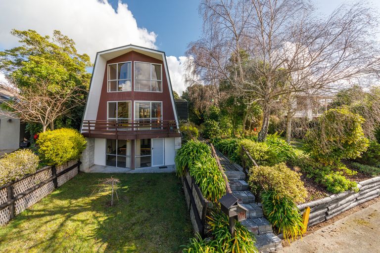 Photo of property in 14 Peter Hall Drive, Kelvin Grove, Palmerston North, 4414