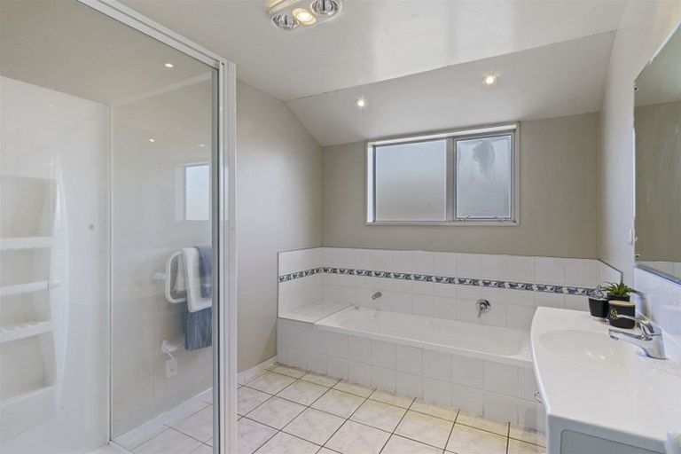 Photo of property in 10 Cunneen Place, Aidanfield, Christchurch, 8025