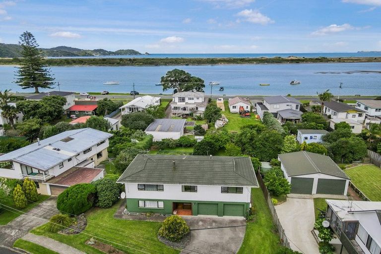 Photo of property in 13 Pine Road, Ngunguru, Whangarei, 0173